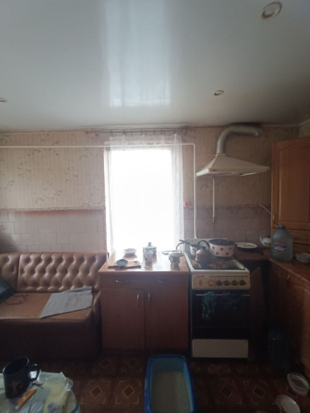 Фото №623 г. Перевальск. Продаётся 1/2 Дома, Центр, район Техникума.