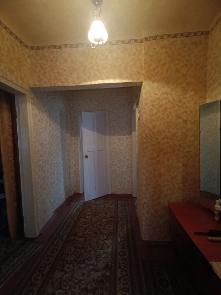 Фото №623 г. Перевальск. Продаётся 1/2 Дома, Центр, район Техникума.