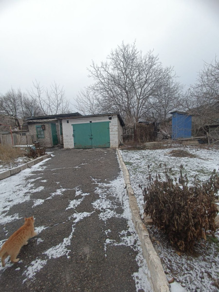 Фото №623 г. Перевальск. Продаётся 1/2 Дома, Центр, район Техникума.