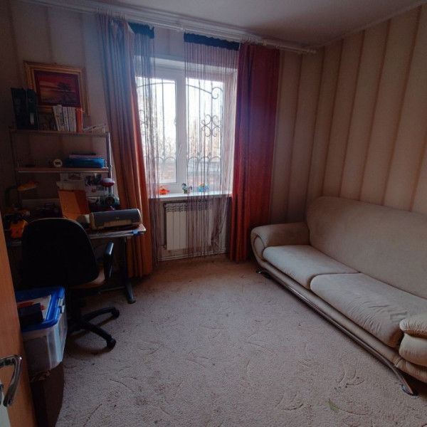 Фото Продам 4-х комн квартиру с АО в городе Луганск квартал Мирный