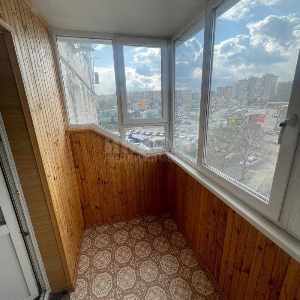 Продам 2к по ул. 2-я Краснознаменная 30