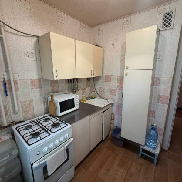 Продам 3 комнатную квартиру на кв. Жукова, 22
