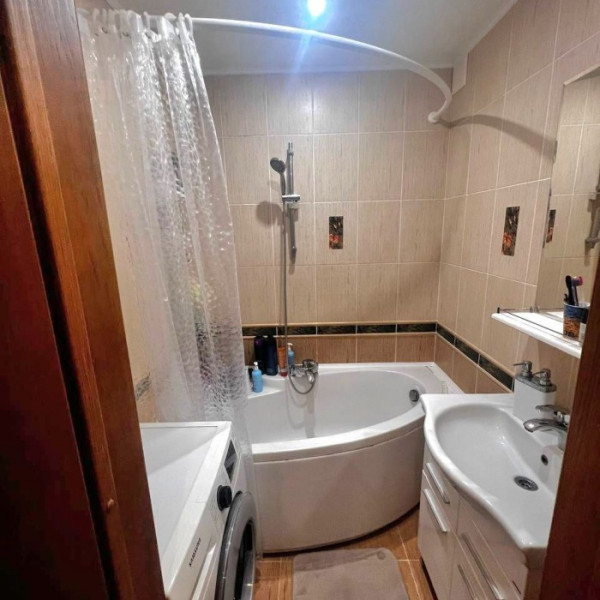 Фото Продам 4-х комн квартиру на кв. Мирный