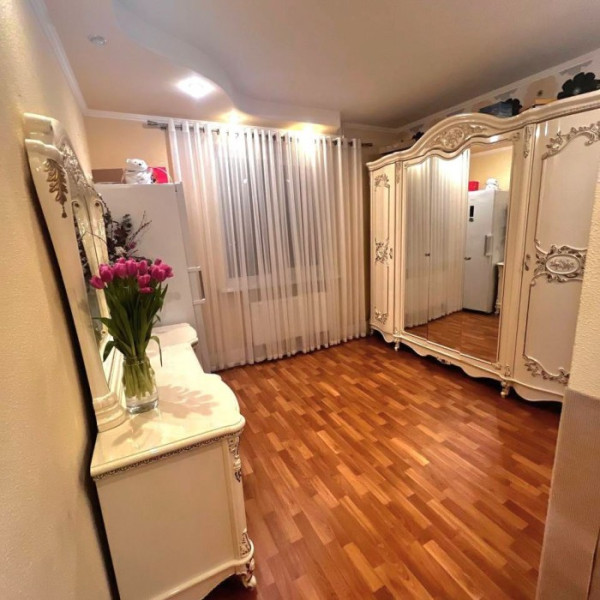 Фото Продам 4-х комн квартиру на кв. Мирный