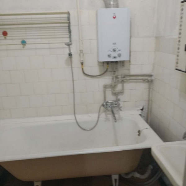 Фото Продам трёхкомнатную квартиру в центре города