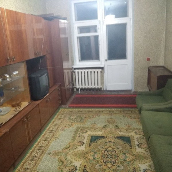 Фото Продам трёхкомнатную квартиру в центре города