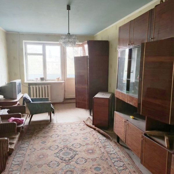 Продам 2- х комнатную квартиру на кв. Гагарина 4/5 эт