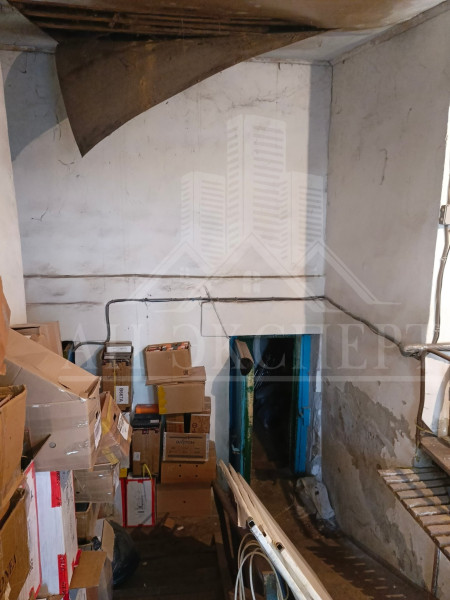 Фото ПРОДАМ КОММЕРЧЕСКОЕ ПОМЕЩЕНИЕ (г. Стаханов, рынок “Центральный”)