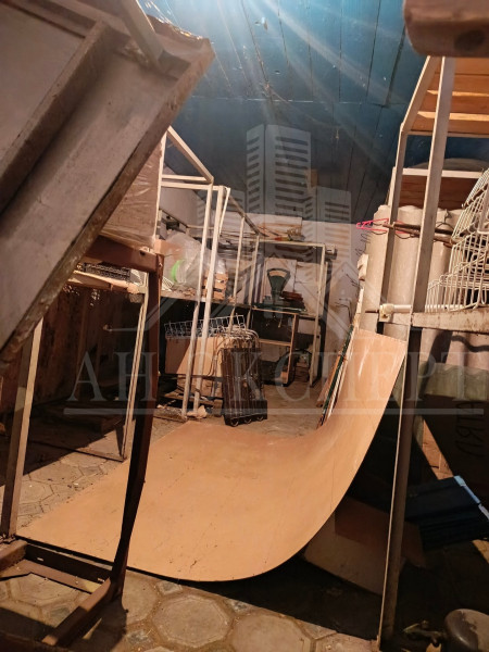 Фото ПРОДАМ КОММЕРЧЕСКОЕ ПОМЕЩЕНИЕ (г. Стаханов, рынок “Центральный”)