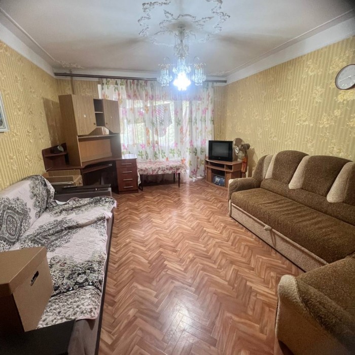 Фото Продам трёхкомнатную квартиру в центре, ул. Коцюбинского д 27