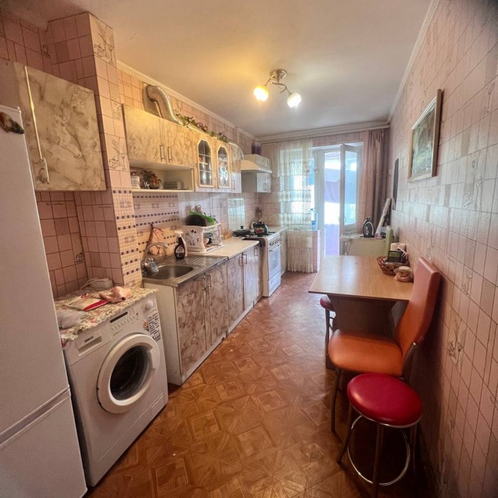 Продам трёхкомнатную квартиру в центре, ул. Коцюбинского д 27