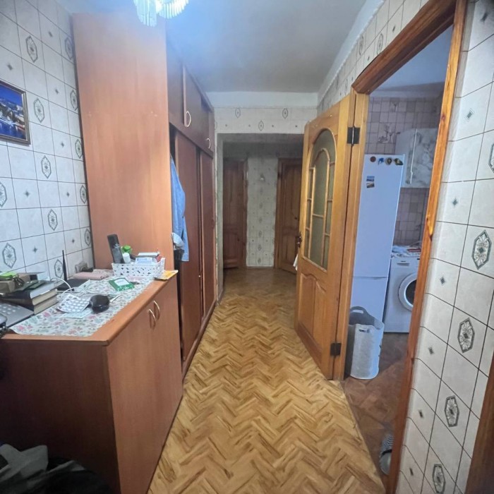 Фото Продам трёхкомнатную квартиру в центре, ул. Коцюбинского д 27