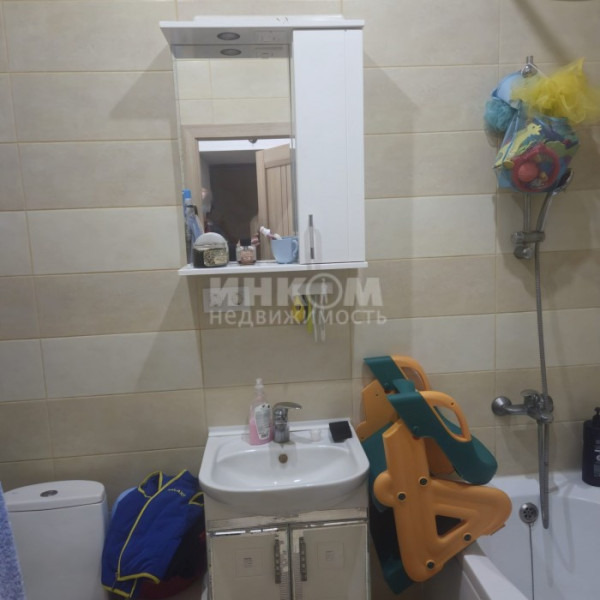 Фото Продам 2-х комн квартиру в городе Луганск Красная Площадь