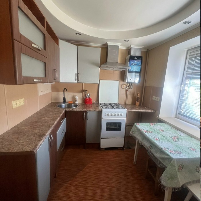 Продам 1 комн. квартиру в р-не гостиницы "Спорт"