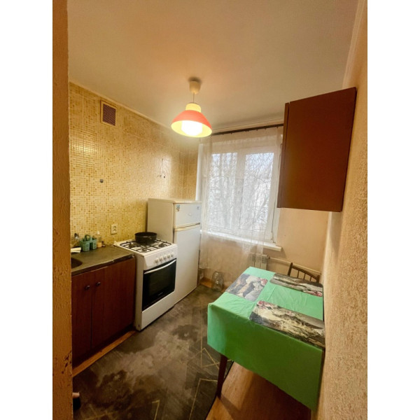 2-комн. квартира, кв-л Комарова 33