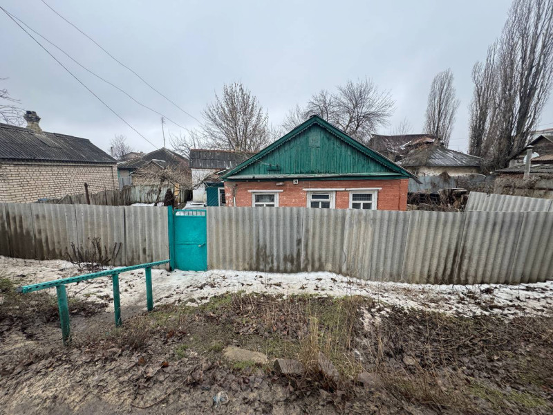 Фото Дом - Краснодон, ул. Советская, д. 26 (самый центр)