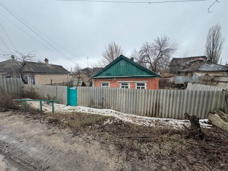 Дом - Краснодон, ул. Советская, д. 26 (самый центр)
