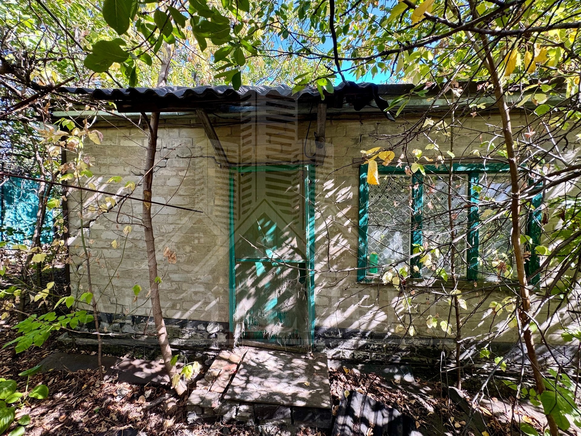 Фото ПРОДАМ УЧАСТОК С ДОМOM (г. Стаханов, ул. Сажевая)