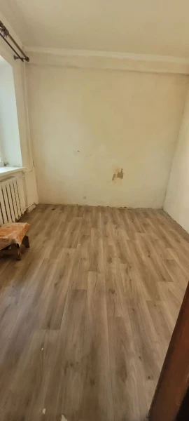 Продаётся трёхкомнатная квартира, 41,8 м²