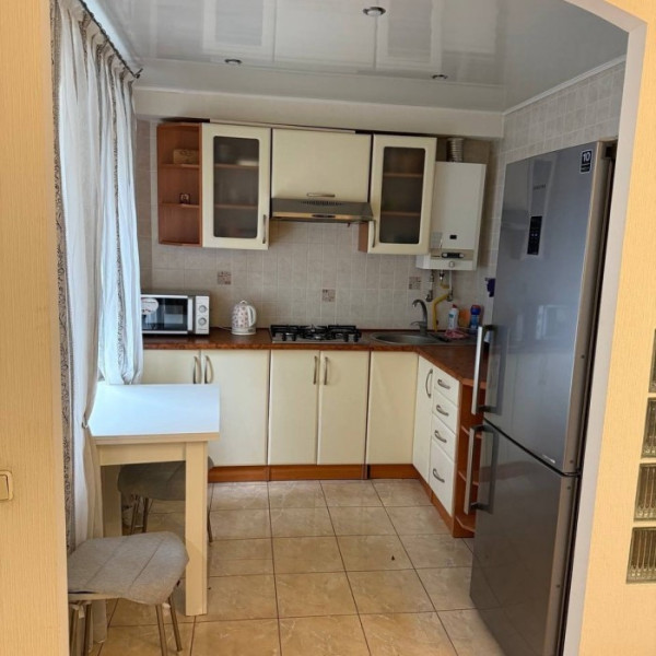 Фото Продам 2-х комн квартиру в Центре города Луганск район Династии