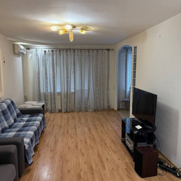 Фото Продам 2-х комн квартиру в Центре города Луганск район Династии