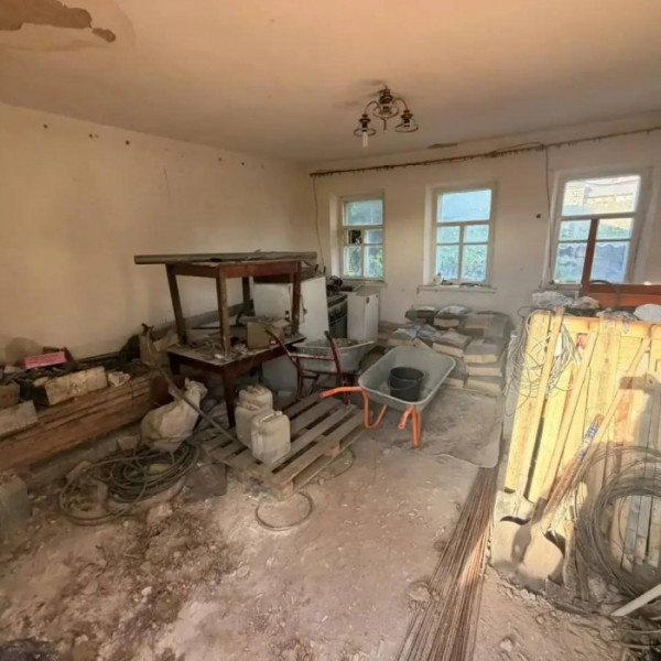 Фото Продам ветхое домостроение г. Луганск, ул. Холмистая (р- н кафе Колхети)