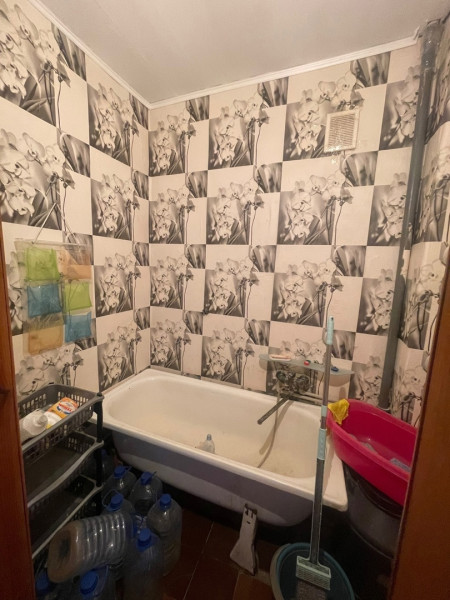 Фото №570 Продаётся 2-х комн. кв-ра” Сталинка” ул. Кирова, район ДК