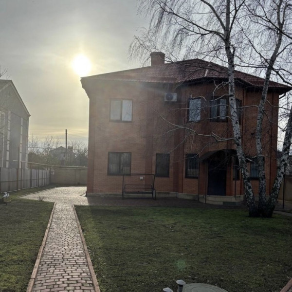 Продам дом на Видном 217м2