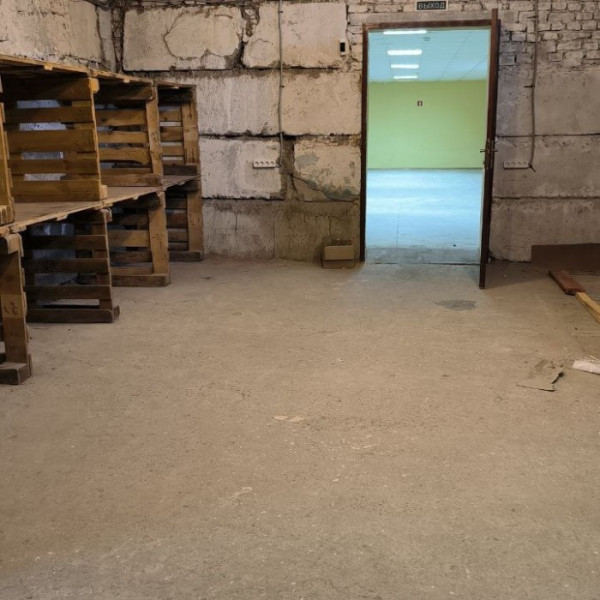 Фото Продам или Сдам 1320м2 рн Пингвин басейн