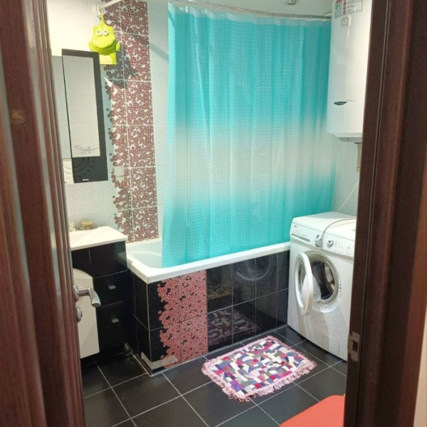 Фото Продам 3- х комнатную квартиру на кв. 50 лет обороны Луганска ( район мединститута)