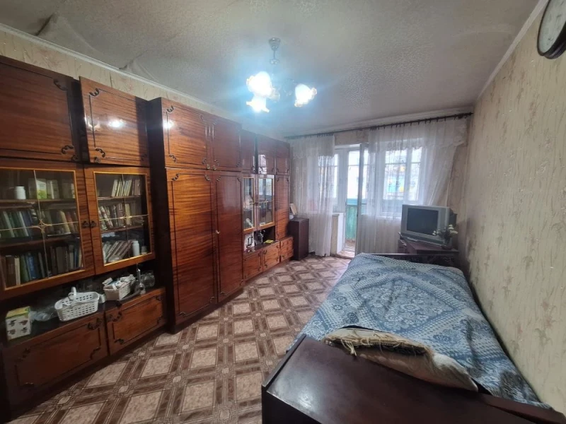 Фото Продаётся 1-комнатная квартира в городе Стаханов, ул. 60 лет Октября, д. 8.