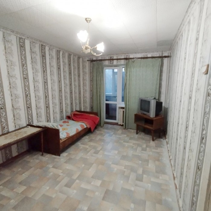 Продам 2-х комнатную квартиру на кв. Луганский ( район Щербакова) д. 8