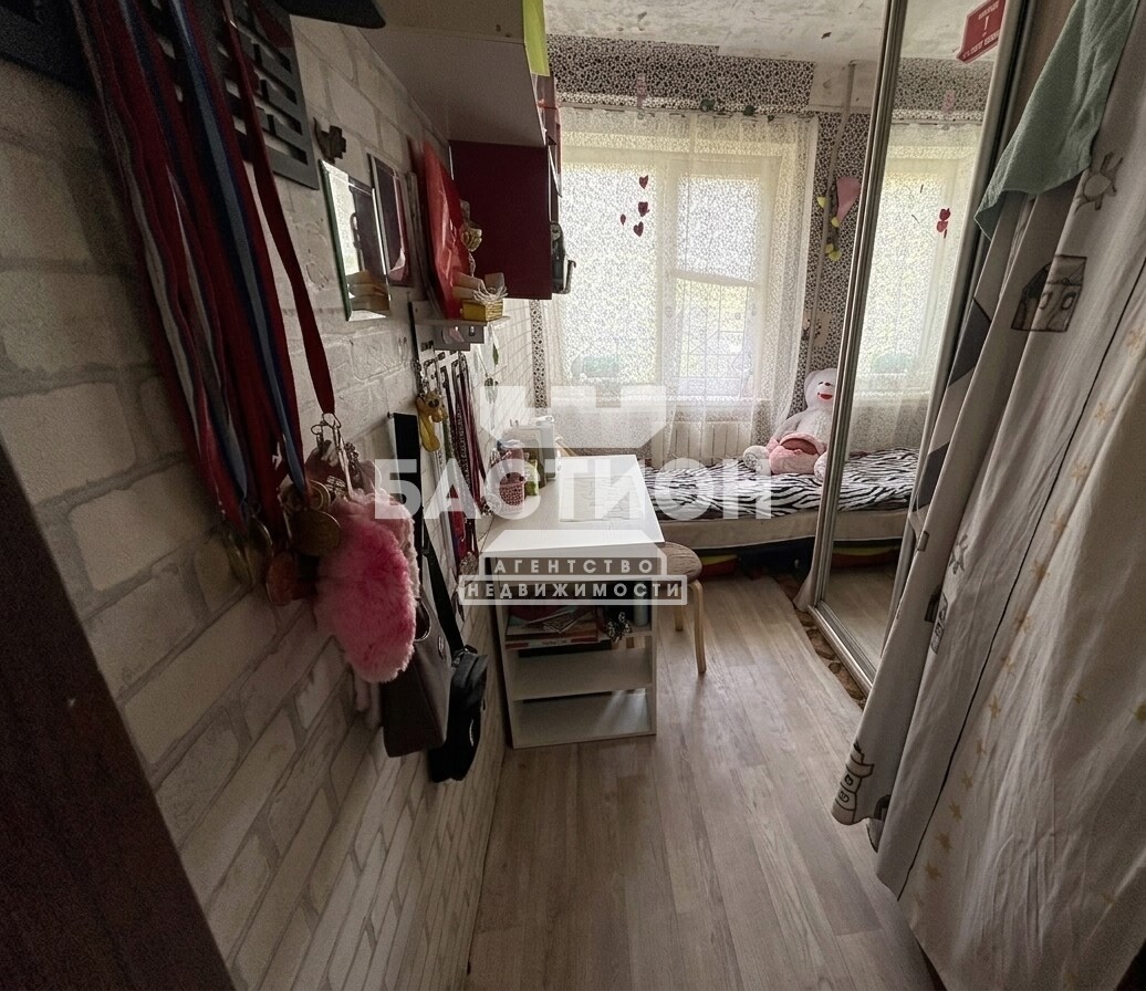 Фото 3-х комнатная квартира, квартал 50-летия Октября, 33А , ID:2232849