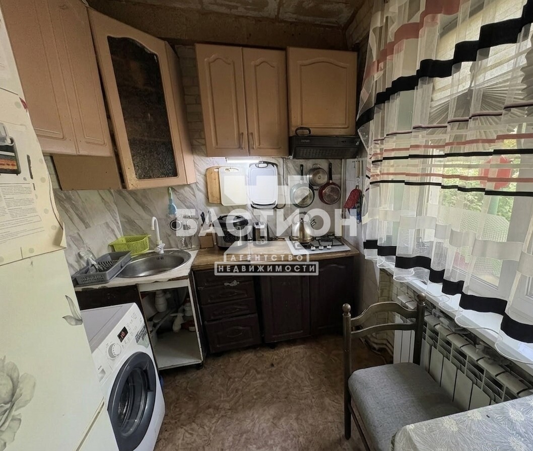 Фото 3-х комнатная квартира, квартал 50-летия Октября, 33А , ID:2232849