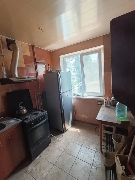 Продаётся 2-комнатная квартира в городе Брянка, микрорайон 4, дом. 57.