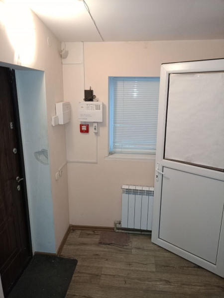 Продам коммерческое помещение, в Жовтневом р-не,кв. Комарова!