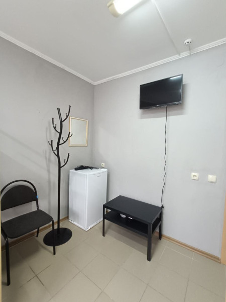 Фото Продам коммерческое помещение, в Жовтневом р-не,кв. Комарова!