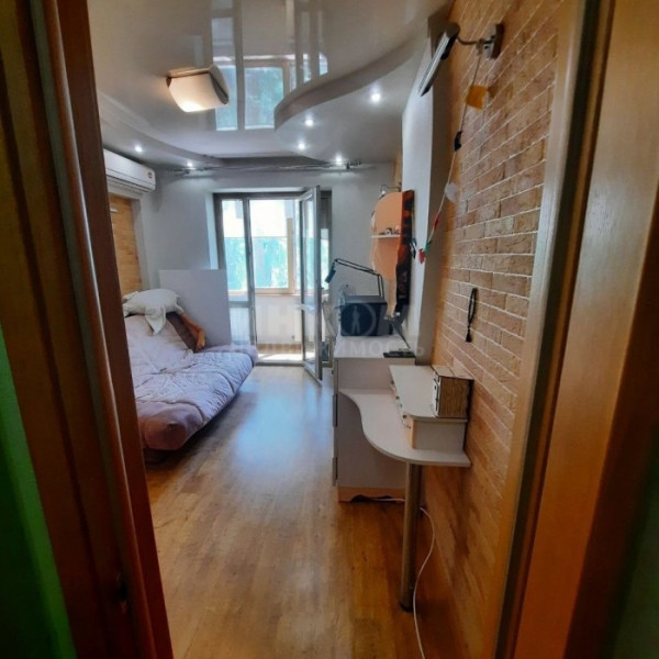 Продам 3квартиру в Жовтневом районе.