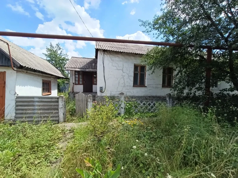 Продаётся 3-комнатный дом в городе Брянка, ул. Народная.