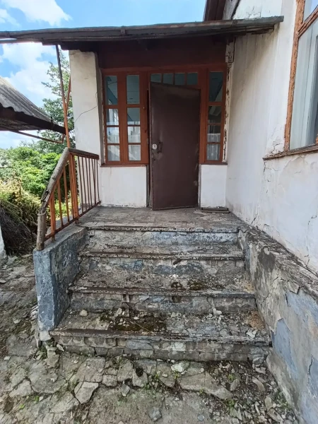 Фото Продаётся 3-комнатный дом в городе Брянка, ул. Народная.