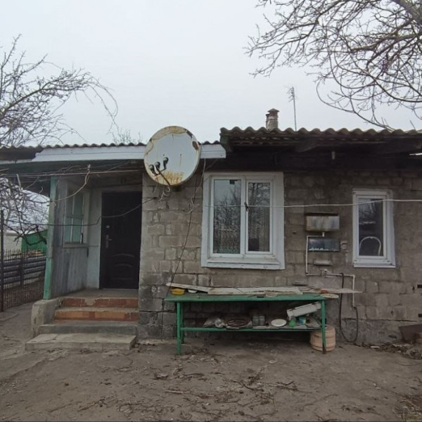 № 6742 Продам 1/2 дома