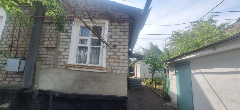 Продаётся 4-комнатный дом в городе Стаханов, пер. Ударников.