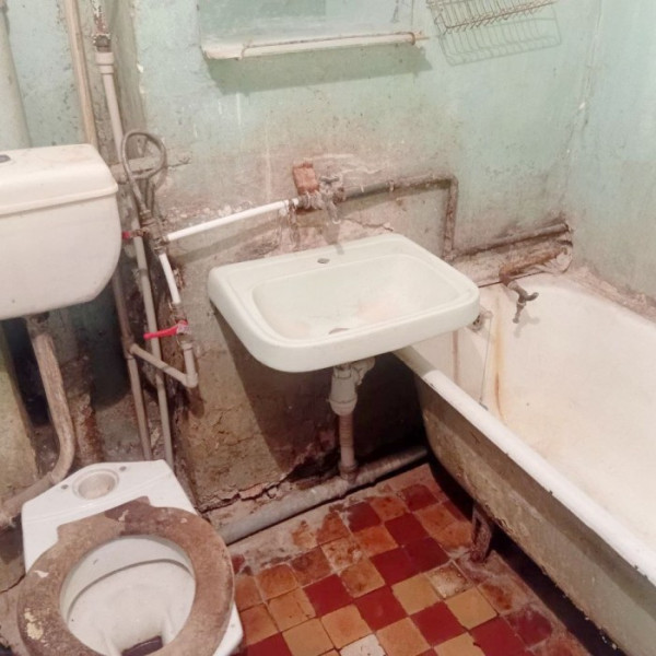 Фото Продам 2-х комнатную квартиру ул. 15- я линия ( самый центр)