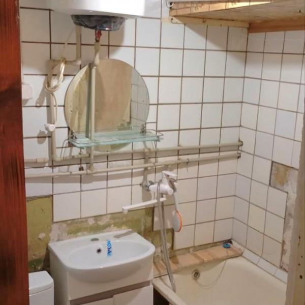 Фото Продам 2-ком квартиру на кв. Жукова, г.Луганск.