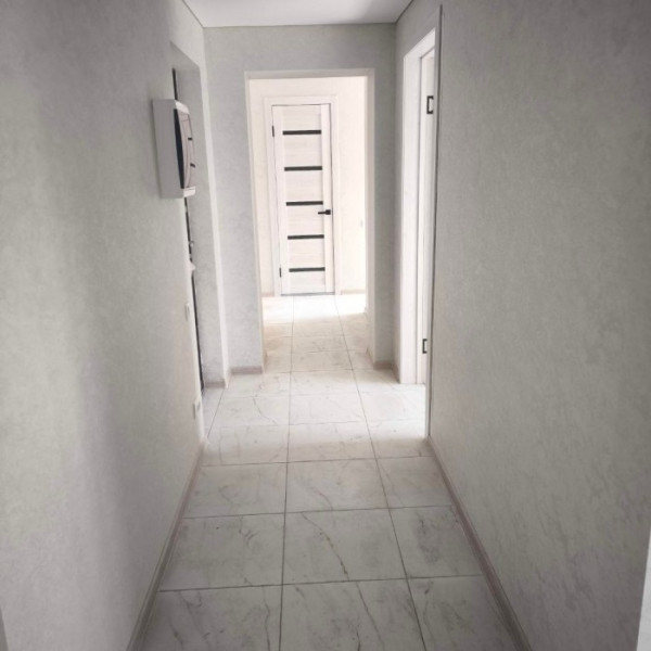 Фото № 7143 Продам 2х комн. квартиру в р-не "Торгового центра"