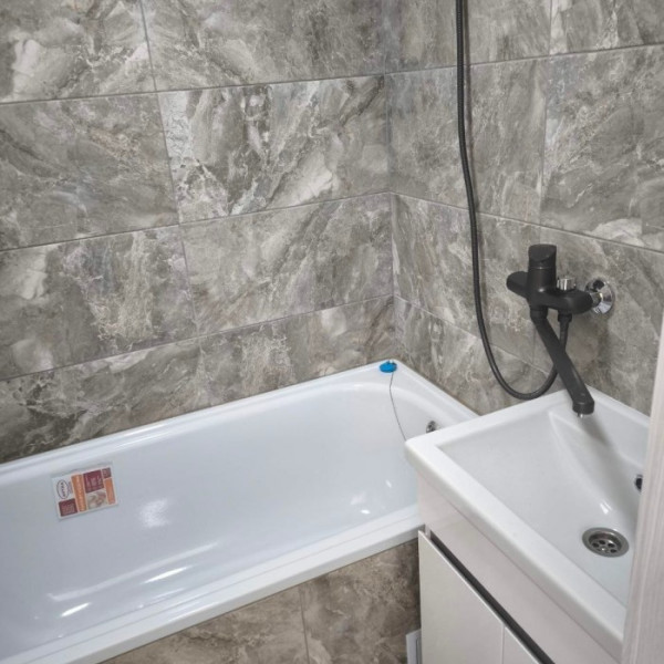 Фото № 7143 Продам 2х комн. квартиру в р-не "Торгового центра"