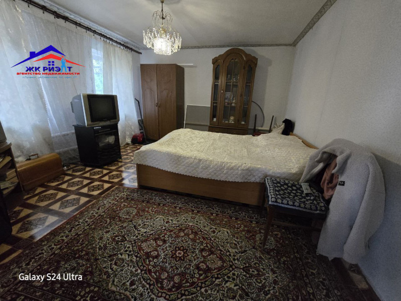 Фото Два домостроения в г. Луганске на смежных участках