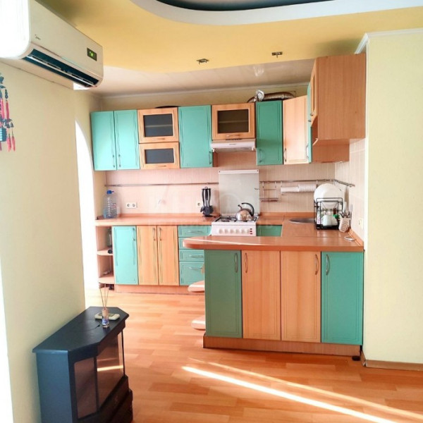 Продам 3к квартиру в центре Луганска