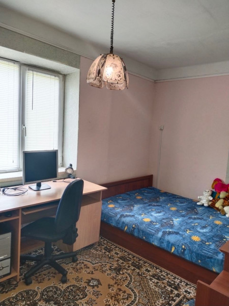 Фото Продам 2-х комнатную квартиру в г. Луганске, квартал Ватутина. 5/5 эт.