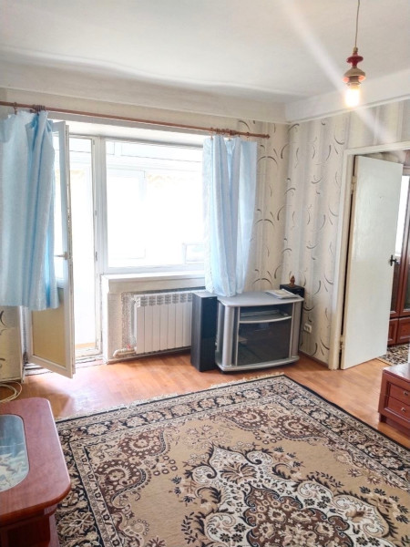 Фото Продам 2-х комнатную квартиру в г. Луганске, квартал Ватутина. 5/5 эт.